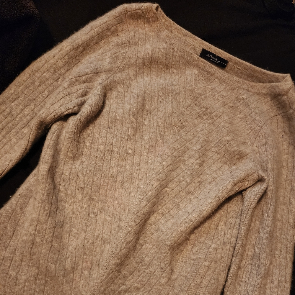 COPY - Gray 100% Cashmere Saks Fifth sweater